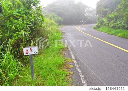 伊豆半島 伽藍山付近 西伊豆スカイラインを歩く伊豆山稜線歩道 伊豆半島 伽藍山付近 西伊豆スカイラインを歩く伊豆山稜線歩道 138443951