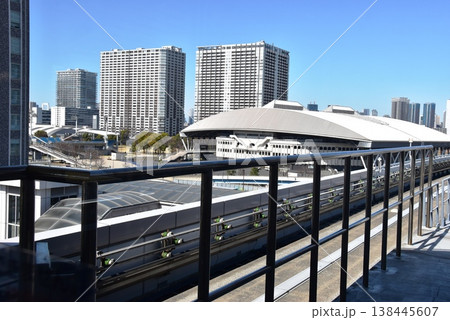 東京都 新交通ゆりかもめの路線と有明コロシアム 東京都 新交通ゆりかもめの路線と有明コロシアム 138445607