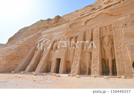 アブ・シンベル神殿　小神殿　エジプト 138448357