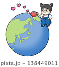 地球にハートをまく子供 138449011