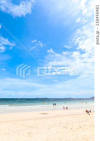 青空の広がるビーチ 海岸風景 青空の広がるビーチ 海岸風景 138450481