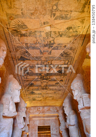 アブ・シンベル神殿 大神殿 大列柱室 天井の壁画 アブ・シンベル神殿 大神殿 大列柱室 天井の壁画 138450795