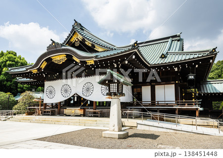 Building view of the Yasukuni Shrine, a Shinto shrine in Chiyoda, Tokyo, Japan. It was founded by Emperor Meiji in 1869 and commemorates those who died in the service of Japan.  138451448