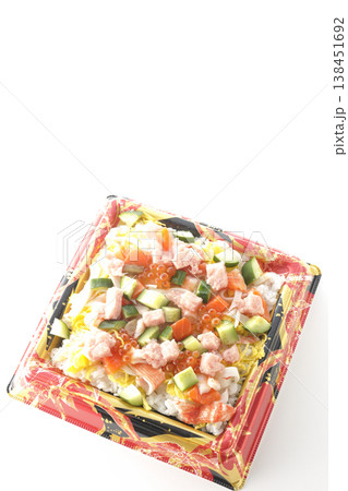 具材たっぷりちらし寿司を白背景で撮影 138451692