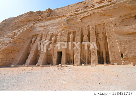 アブ・シンベル神殿　小神殿　ヌビア遺跡 138451717