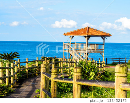 うなりざき公園展望台（沖縄県西表島） 138452173