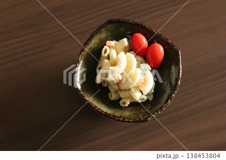 マカロニサラダ 138453804