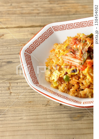 ピリ辛キムチ炒飯の単品撮り 138454082