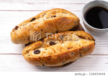 レーズンフランスパン 138454444