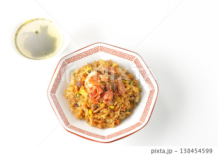 ピリ辛キムチ炒飯と中華スープのセット 138454599