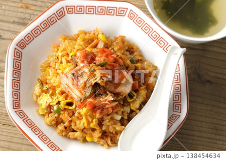 ピリ辛キムチ炒飯と中華スープのセット ピリ辛キムチ炒飯と中華スープのセット 138454634