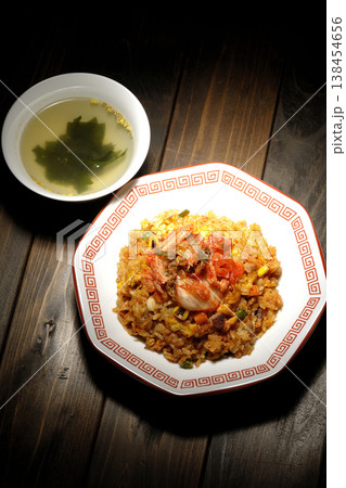 ピリ辛キムチ炒飯と中華スープのセット ピリ辛キムチ炒飯と中華スープのセット 138454656