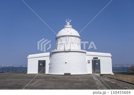 淡路島北端にある白亜の江埼灯台 138455684