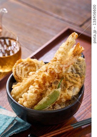 天丼 海老と野菜の天ぷらをのせた丼ご飯 天丼 海老と野菜の天ぷらをのせた丼ご飯 138456600