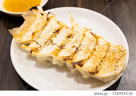 おいしい焼餃子 おいしい焼餃子 138458116