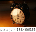 レトロな目覚まし時計 138460585