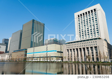 建て替え工事中の帝国劇場ビル 138463208