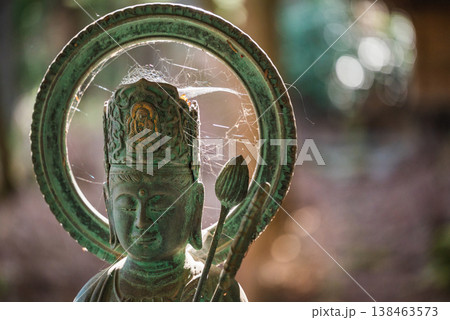 【光前寺】後光差す仏像【駒ヶ根市】 138463573