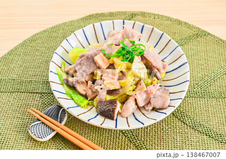 豚肉と野菜の塩こうじ炒め 138467007