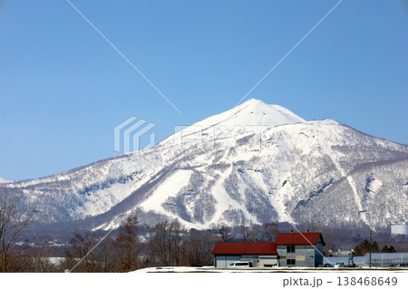 四月初旬、北海道、後志、ニセコ、青天、春来たらし、蝦夷富士、羊蹄山、ニセコ、喜茂別、倶知安、京極、 138468649