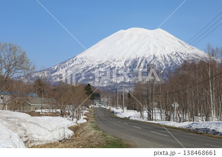 四月初旬、北海道、後志、ニセコ、青天、春来たらし、蝦夷富士、羊蹄山、ニセコ、喜茂別、倶知安、京極、 138468661
