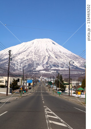 四月初旬、北海道、後志、ニセコ、青天、春来たらし、蝦夷富士、羊蹄山、真狩村、百合根生産日本一の村 四月初旬、北海道、後志、ニセコ、青天、春来たらし、蝦夷富士、羊蹄山、真狩村、百合根生産日本一の村 138469202