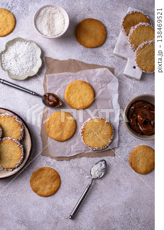 Alfajores, traditional Spanish sandwich cookies 138469521