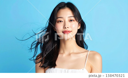潤いのある素肌が美しい日本人女性のビューティーイメージ 138470321
