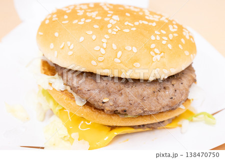 おいしいハンバーガー おいしいハンバーガー 138470750
