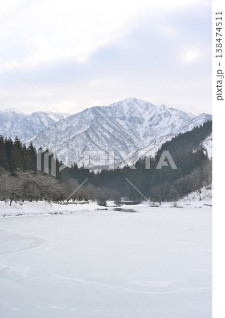 冬の粟ヶ岳水源地の雪景色(新潟県加茂市) 冬の粟ヶ岳水源地の雪景色(新潟県加茂市) 138474511