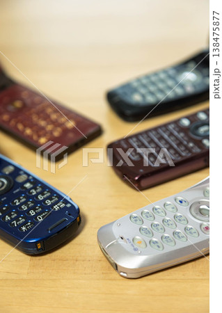 懐かしい携帯電話 懐かしい携帯電話 138475877