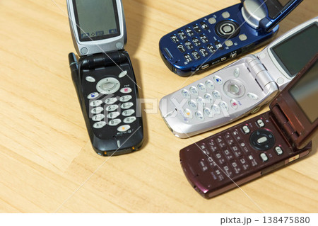 懐かしい携帯電話 懐かしい携帯電話 138475880