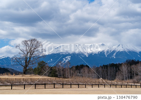 御嶽山と高原 御嶽山と高原 138476790