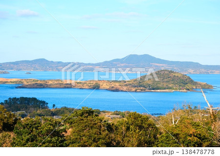 長崎県佐世保市五島列島 小値賀島から見る納島と宇久島 138478778