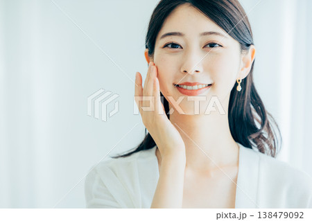 ビューティーイメージ若い女性 138479092