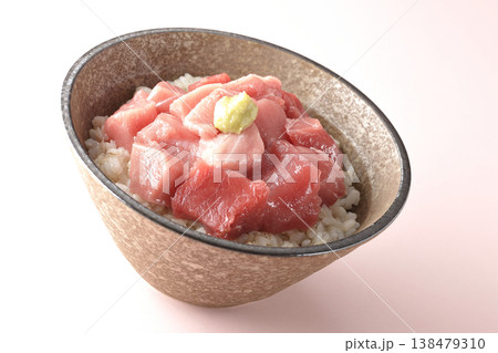 まぐろのぶつ切り丼の単品撮影 138479310