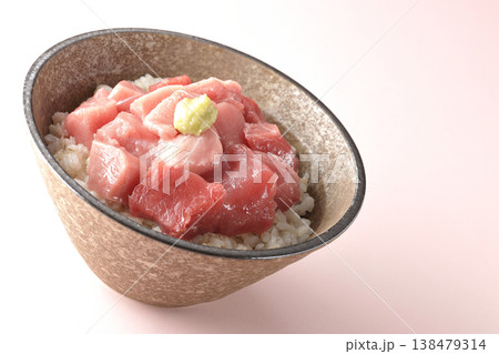 まぐろのぶつ切り丼の単品撮影 138479314