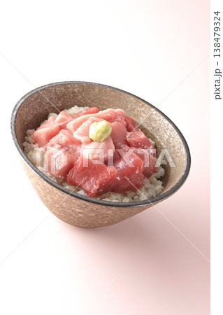 まぐろのぶつ切り丼の単品撮影 まぐろのぶつ切り丼の単品撮影 138479324