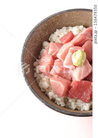 まぐろのぶつ切り丼の単品撮影 まぐろのぶつ切り丼の単品撮影 138479350