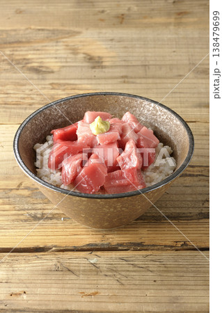 まぐろのぶつ切り丼の単品撮影 まぐろのぶつ切り丼の単品撮影 138479699
