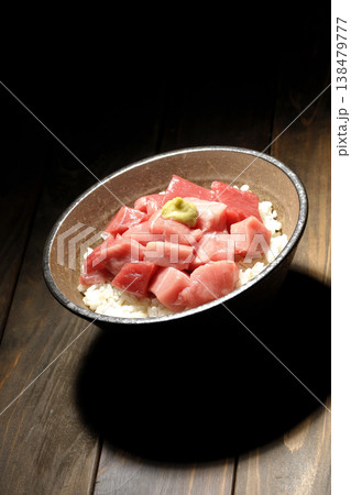 まぐろのぶつ切り丼の単品撮影 138479777