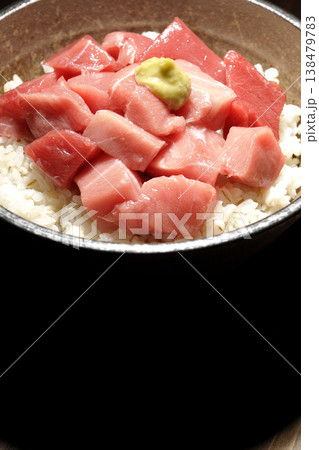 まぐろのぶつ切り丼の単品撮影 まぐろのぶつ切り丼の単品撮影 138479783