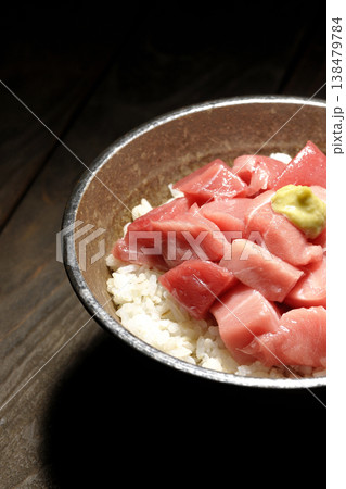 まぐろのぶつ切り丼の単品撮影 まぐろのぶつ切り丼の単品撮影 138479784