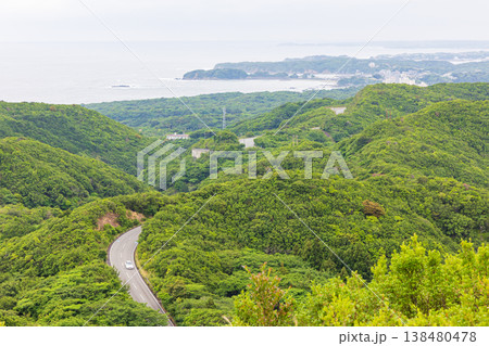 新緑に包まれた鳥羽・箱田山園地の展望台からの眺め 新緑に包まれた鳥羽・箱田山園地の展望台からの眺め 138480478