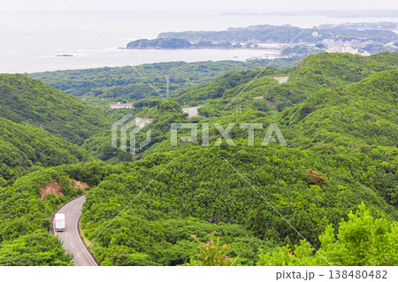 新緑に包まれた鳥羽・箱田山園地の展望台からの眺め 138480482