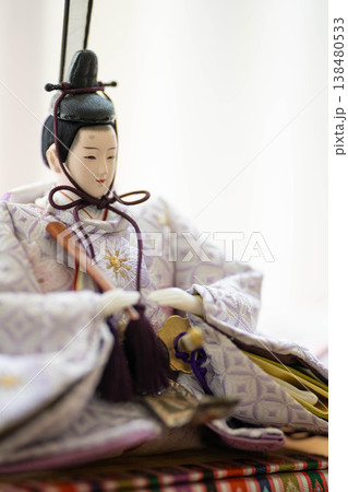 ひな人形のお内裏様(男雛)/ひな祭り・桃の節句の日本伝統行事 ひな人形のお内裏様(男雛)/ひな祭り・桃の節句の日本伝統行事 138480533