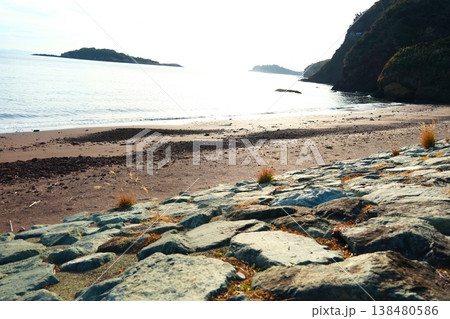 長崎県の五島列島 小値賀島の赤浜海岸 長崎県の五島列島 小値賀島の赤浜海岸 138480586