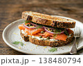 スモークサーモンサンドイッチ 138480794