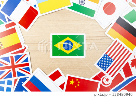ブラジル国旗とたくさんの国旗カード 138480940