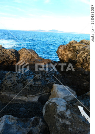 長崎県の五島列島 小値賀島のポットホール 138481087